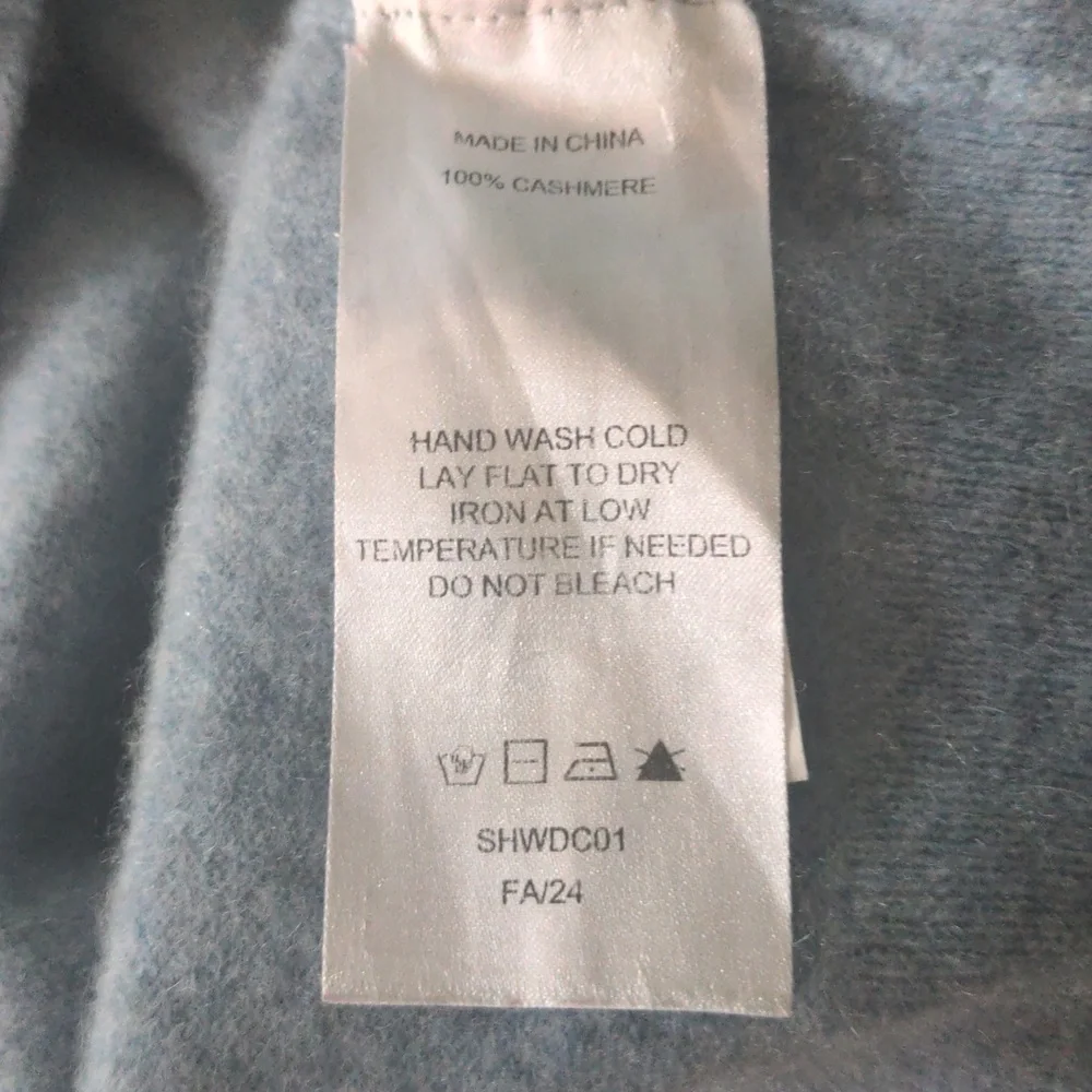 Quince 100% Cashmere  Crewneck Sweater,  Size S., NWOT,  Faded Denim Blue - Picture 5 of 7